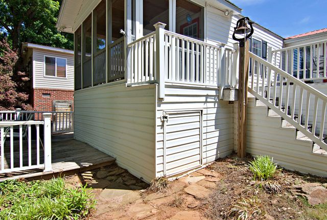 435A Lakewood Drive, Townville, SC 29689