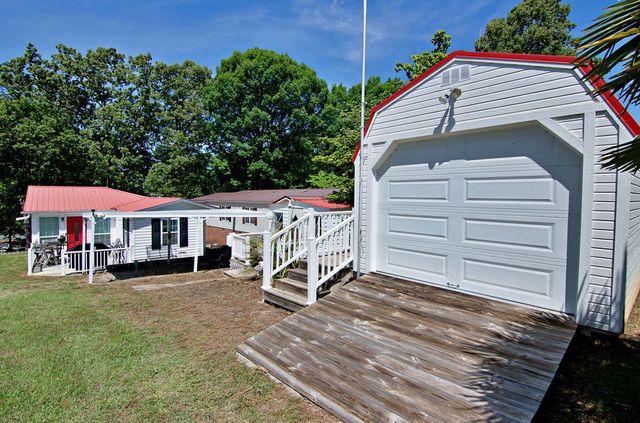 435A Lakewood Drive, Townville, SC 29689