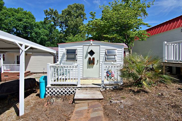435A Lakewood Drive, Townville, SC 29689