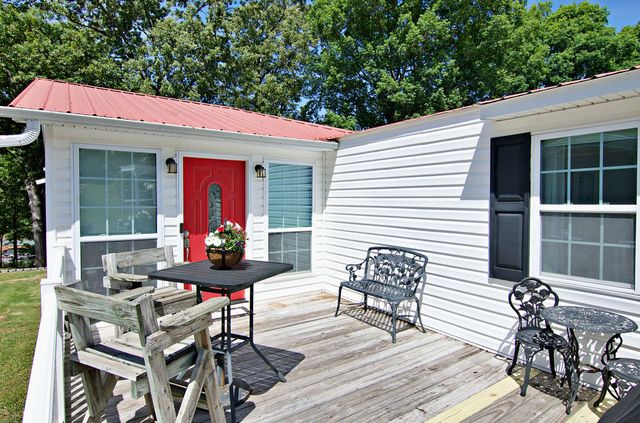 435A Lakewood Drive, Townville, SC 29689