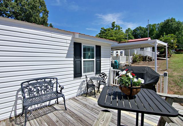 435A Lakewood Drive, Townville, SC 29689