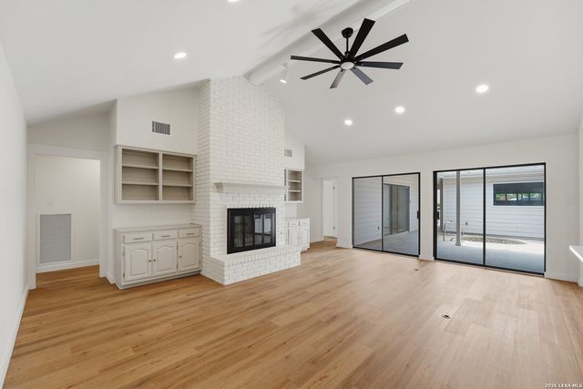 5910 CRESCENT FLS, Windcrest, TX 78239