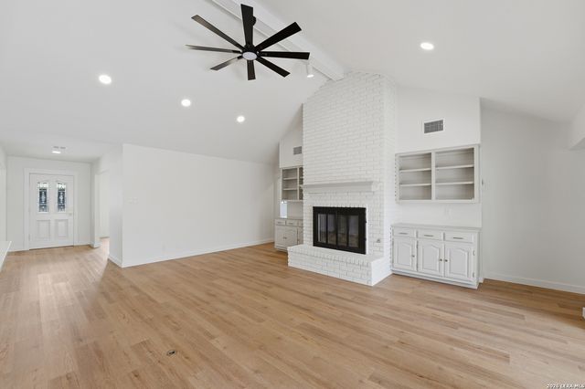 5910 CRESCENT FLS, Windcrest, TX 78239