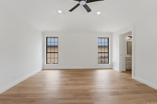 5910 CRESCENT FLS, Windcrest, TX 78239