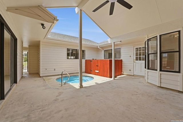 5910 CRESCENT FLS, Windcrest, TX 78239