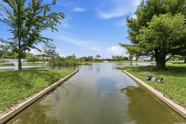 5910 CRESCENT FLS, Windcrest, TX 78239