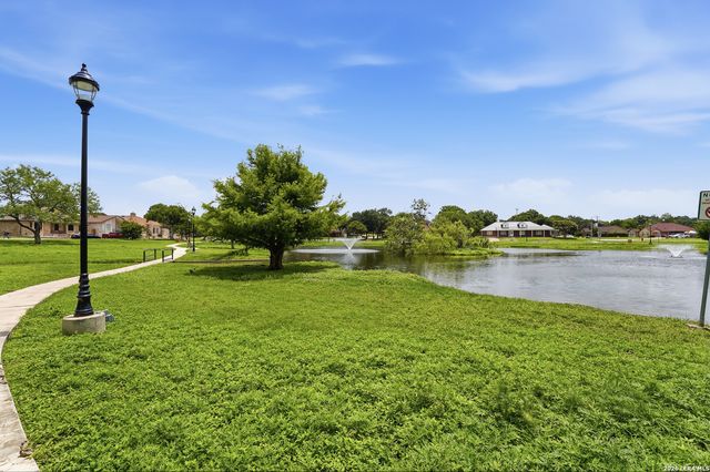 5910 CRESCENT FLS, Windcrest, TX 78239