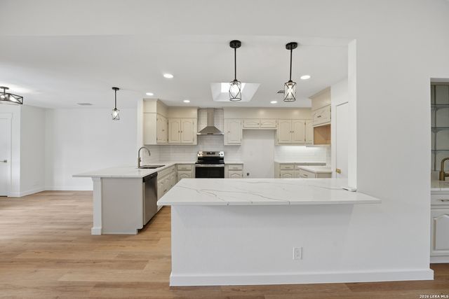 5910 CRESCENT FLS, Windcrest, TX 78239