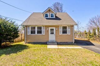 34 Temby St, Springfield, MA 01119