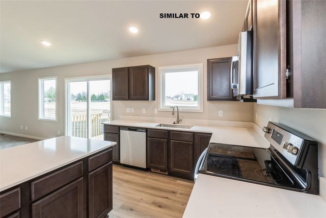 25080 Bluebird Circle, Adel, IA 50003
