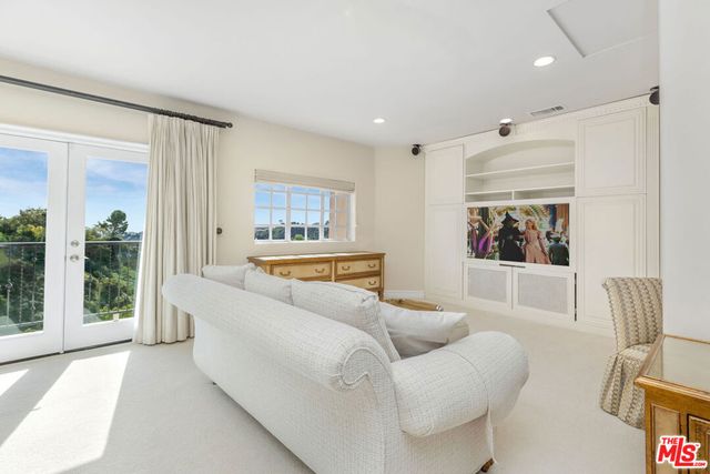 1922 Bel Air Road, Los Angeles, CA 90077