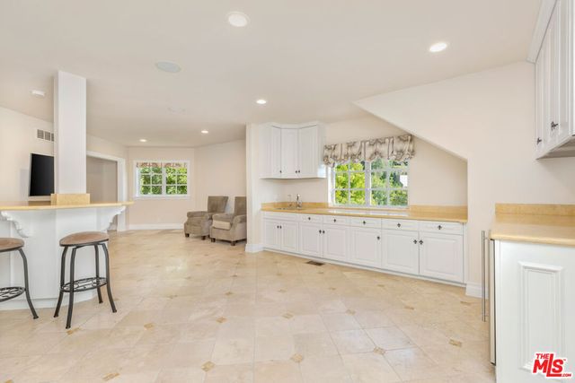 1922 Bel Air Road, Los Angeles, CA 90077