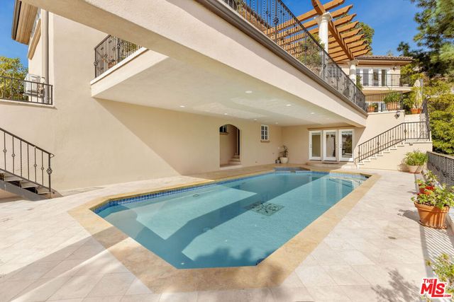 1922 Bel Air Road, Los Angeles, CA 90077