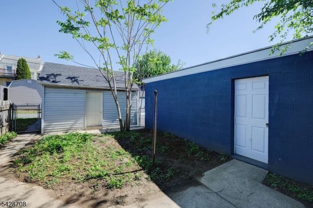 285 Chambers St, Phillipsburg Town, NJ 08865