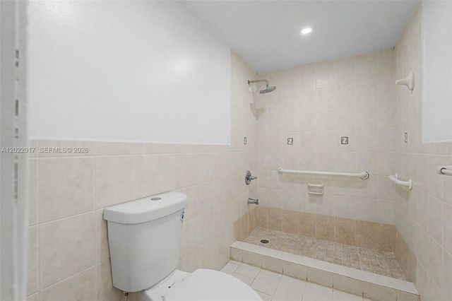 1950 W 54th St 105, Hialeah, FL 33012
