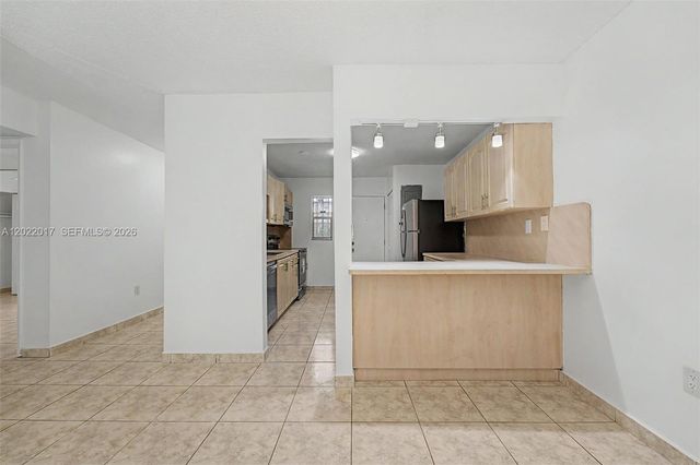 1950 W 54th St 105, Hialeah, FL 33012