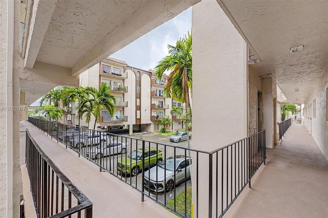 1950 W 54th St 105, Hialeah, FL 33012