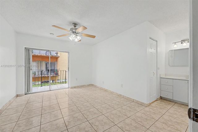 1950 W 54th St 105, Hialeah, FL 33012