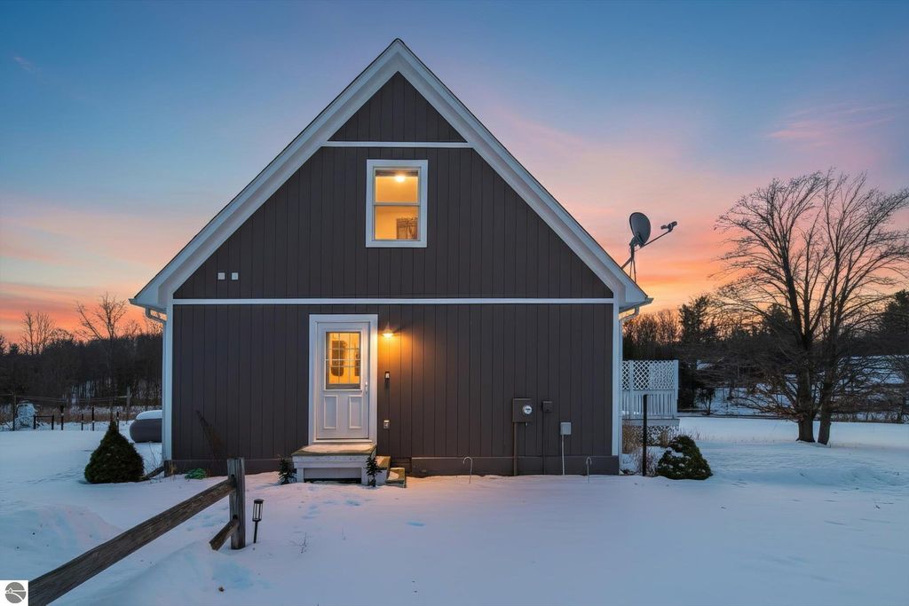 Image 3 of property listing at 740 N Rolland Road, Weidman, MI 48893