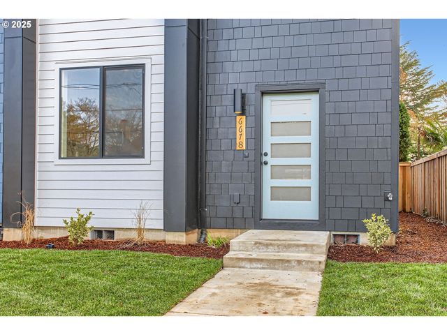 6678 Se CLINTON St, Portland, OR 97206