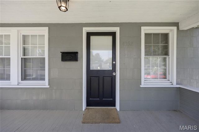 4352 Chippewa Street, St Louis, MO 63116