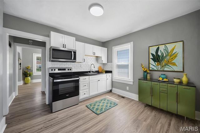 4352 Chippewa Street, St Louis, MO 63116