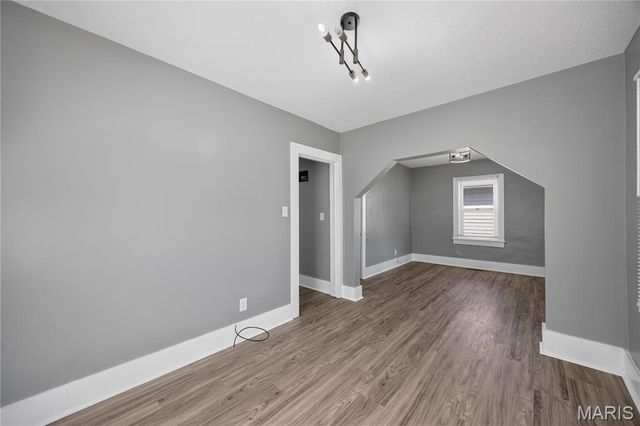 4352 Chippewa Street, St Louis, MO 63116