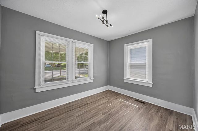 4352 Chippewa Street, St Louis, MO 63116
