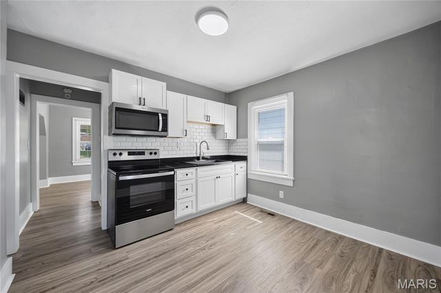 4352 Chippewa Street, St Louis, MO 63116