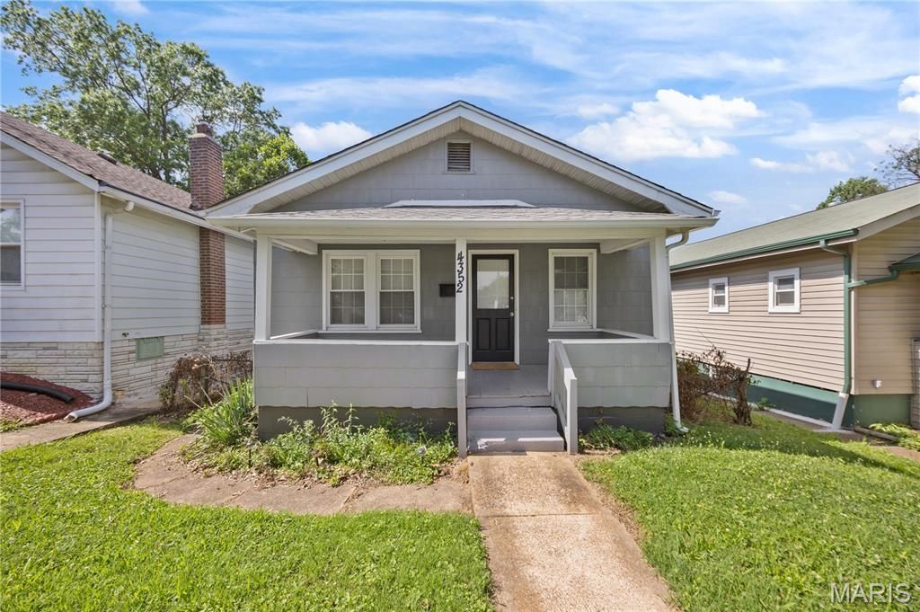 4352 Chippewa Street, St Louis, MO 63116