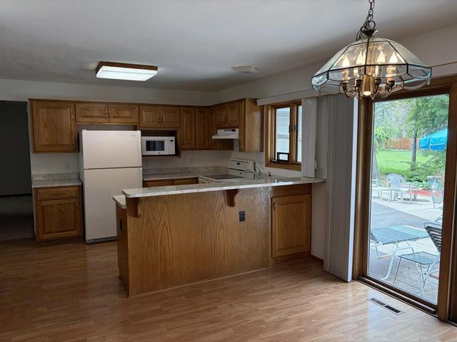 8232 Cooper ROAD, Kenosha, WI 53142