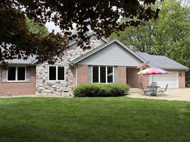 8232 Cooper ROAD, Kenosha, WI 53142