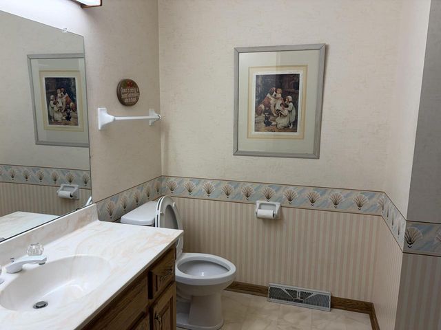 8232 Cooper ROAD, Kenosha, WI 53142