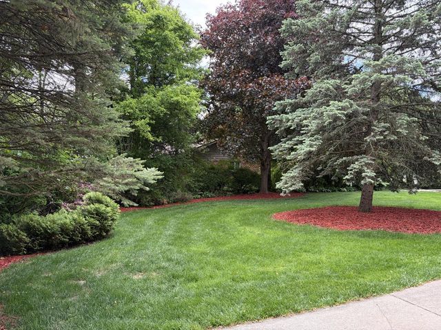 8232 Cooper ROAD, Kenosha, WI 53142