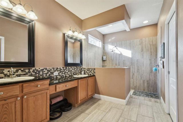 18034 LAKE REFLECTIONS BOULEVARD, Lutz, FL 33558