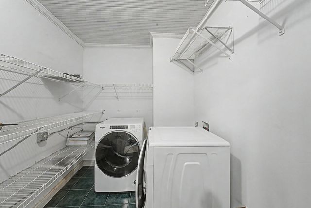 26131 W Lakeview Avenue, Ingleside, IL 60041
