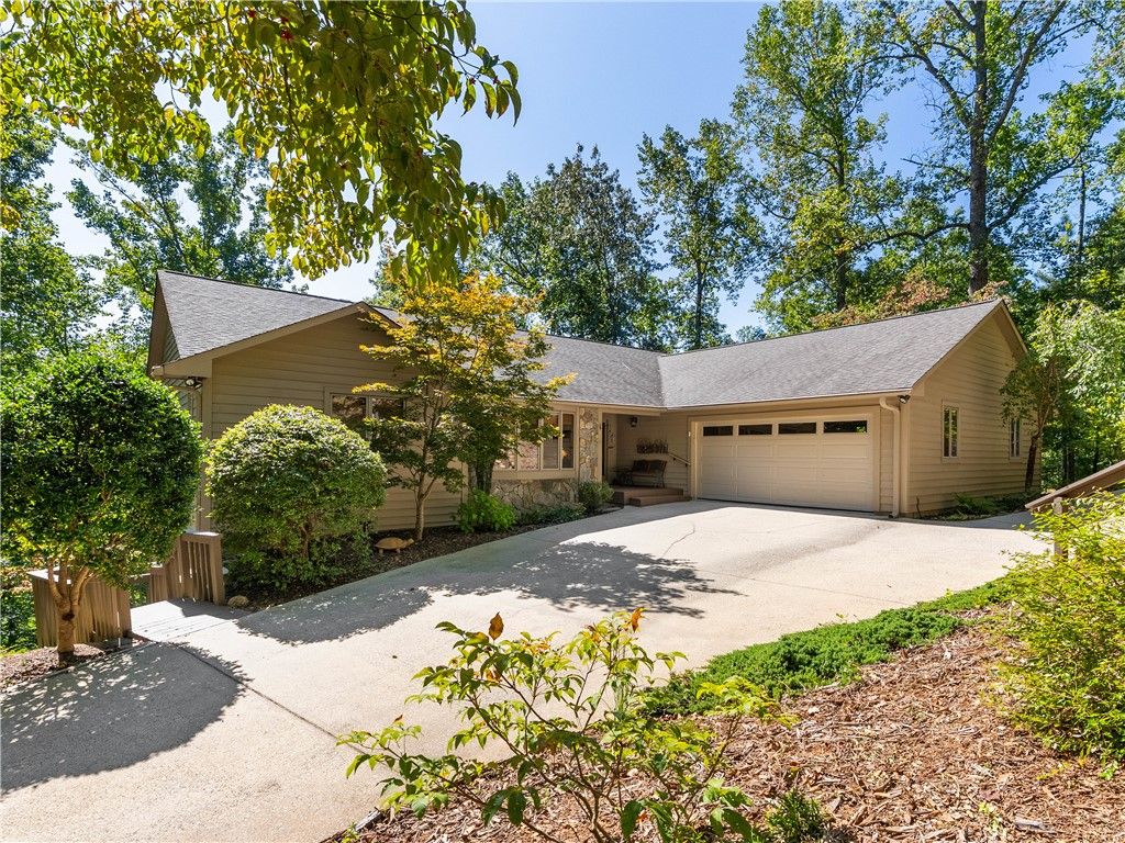 213 Shipmaster Drive, Salem, SC 29676