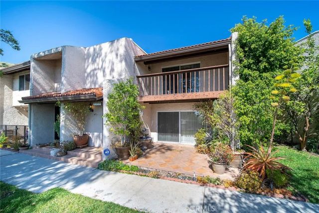 9512 Via Venezia, Burbank, CA 91504