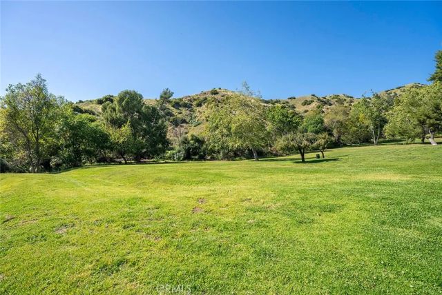 9512 Via Venezia, Burbank, CA 91504