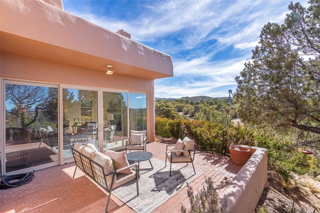 4 Old Agua Fria E, Santa Fe, NM 87508