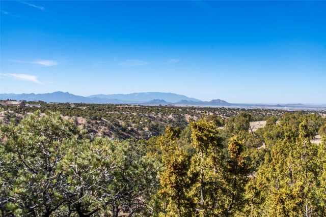 4 Old Agua Fria E, Santa Fe, NM 87508