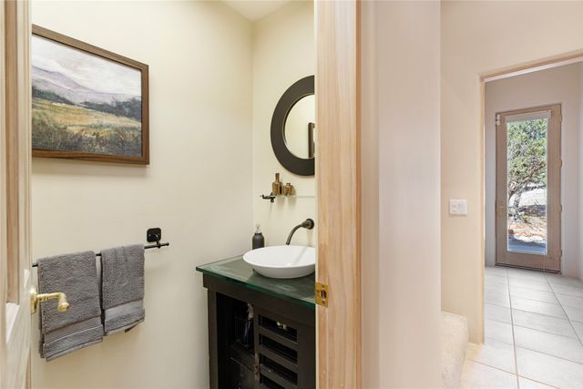 4 Old Agua Fria E, Santa Fe, NM 87508