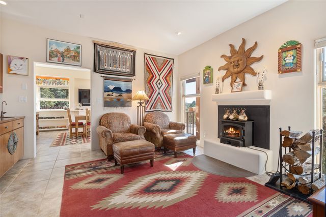 4 Old Agua Fria E, Santa Fe, NM 87508