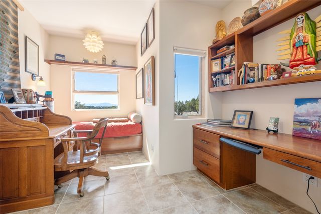 4 Old Agua Fria E, Santa Fe, NM 87508