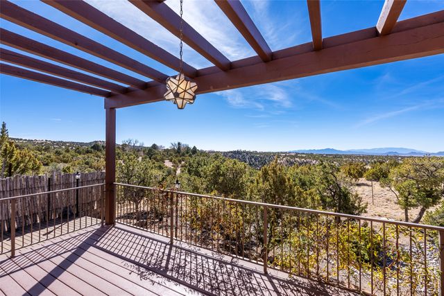 4 Old Agua Fria E, Santa Fe, NM 87508