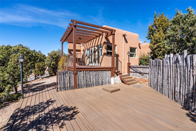 4 Old Agua Fria E, Santa Fe, NM 87508