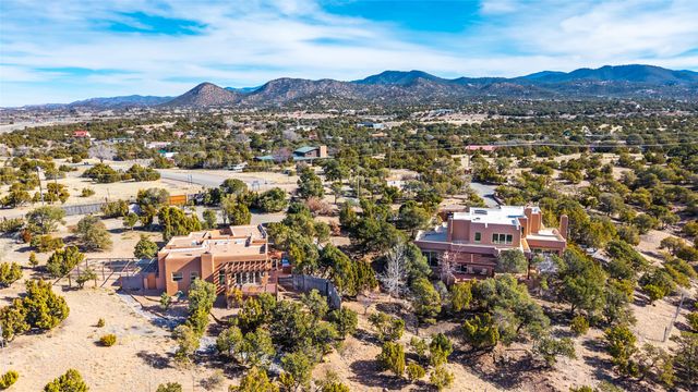 4 Old Agua Fria E, Santa Fe, NM 87508