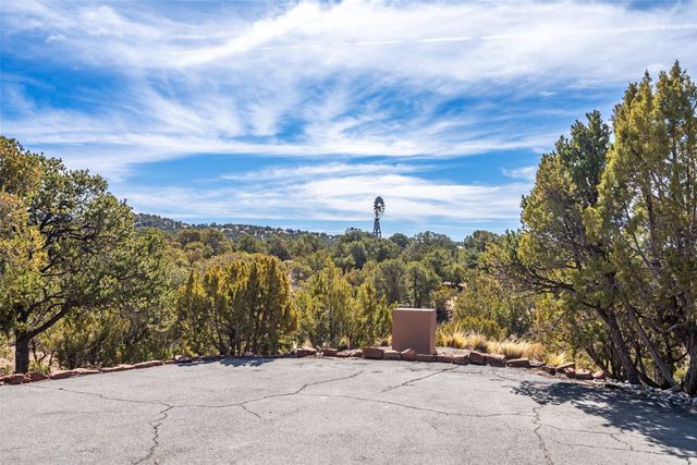 4 Old Agua Fria E, Santa Fe, NM 87508