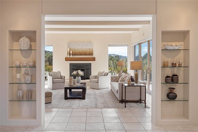 4 Old Agua Fria E, Santa Fe, NM 87508