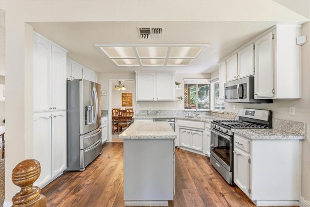 6505 Lennox Way, Elk Grove, CA 95758